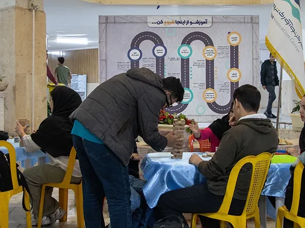 میز بازی رویداد شروع دانشگاه شهید چمران