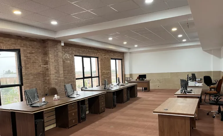 فضای اداری مرکز نوآوری سدید